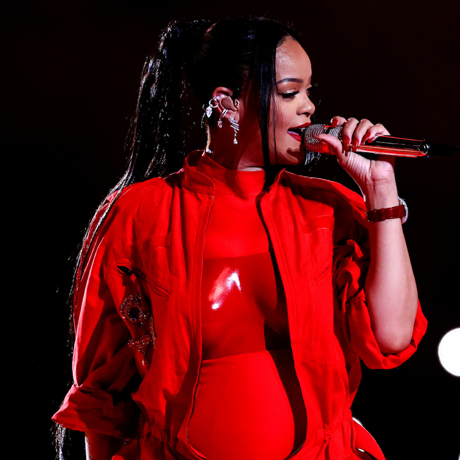 Henkel super bowl performance singer pregnant