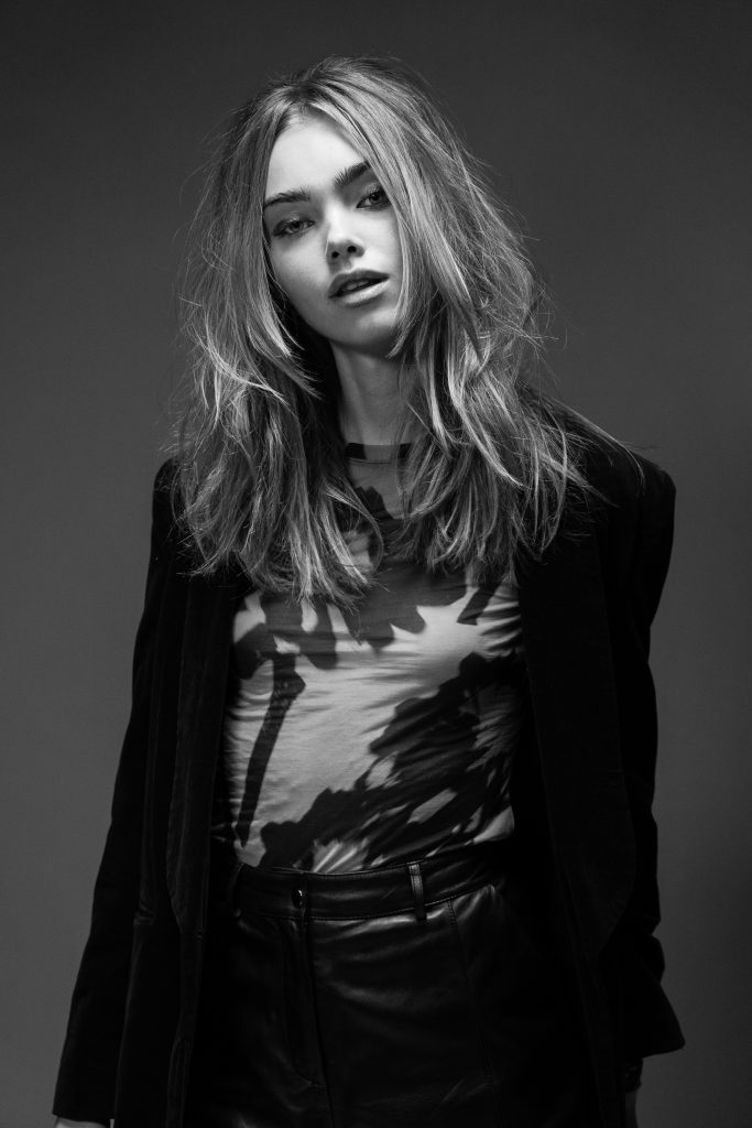 Vendela model for calligraphy cut