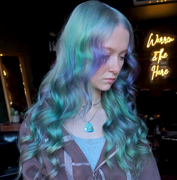 How Warren Edwards Created the Viral “Pigeon Hair” Colour